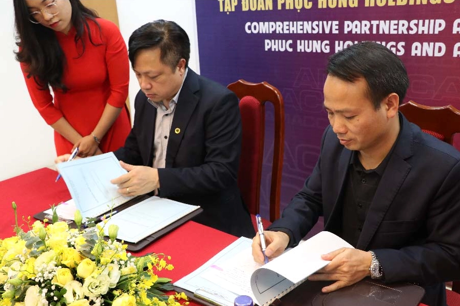Amaccao kí kết hợp đồng quan trọng