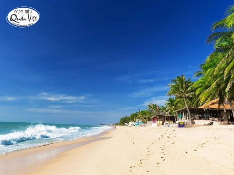 an-khuya-o-phan-thiet-kham-pha-10-quan-ngon-khong-the-bo-lo-_809