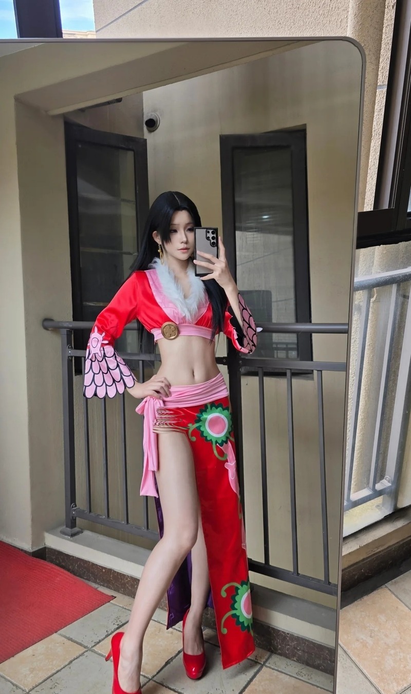 boa hancock cosplay 20