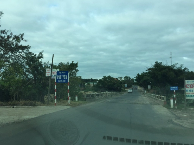 Cảnh quan thiên nhiên trên đường đi Phú Yên