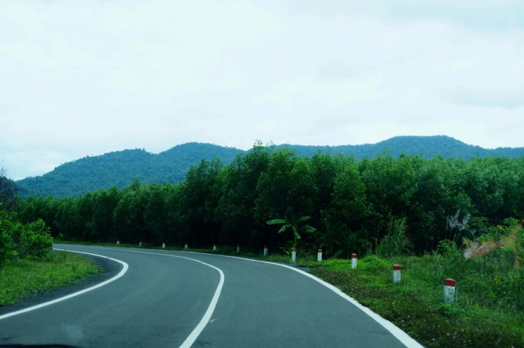 Cảnh quan thiên nhiên trên đường đi Phú Yên