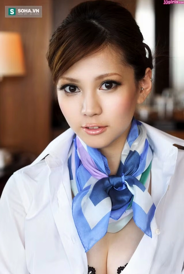 Chân dung Ameri Ichinose với vẻ ngoài quyến rũ