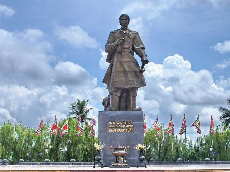 Chân dung Hưng Đạo Vương Trần Quốc Tuấn