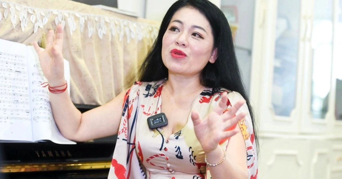 chong-ca-si-anh-tho-la-ai-he-lo-danh-tinh-cuoc-song_657