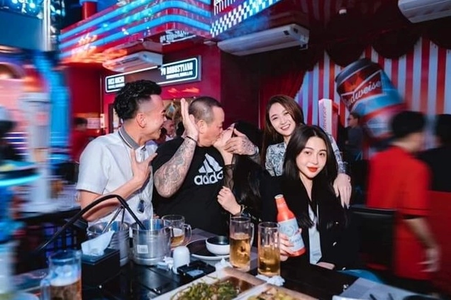 Con gái Hải Bánh xinh đẹp