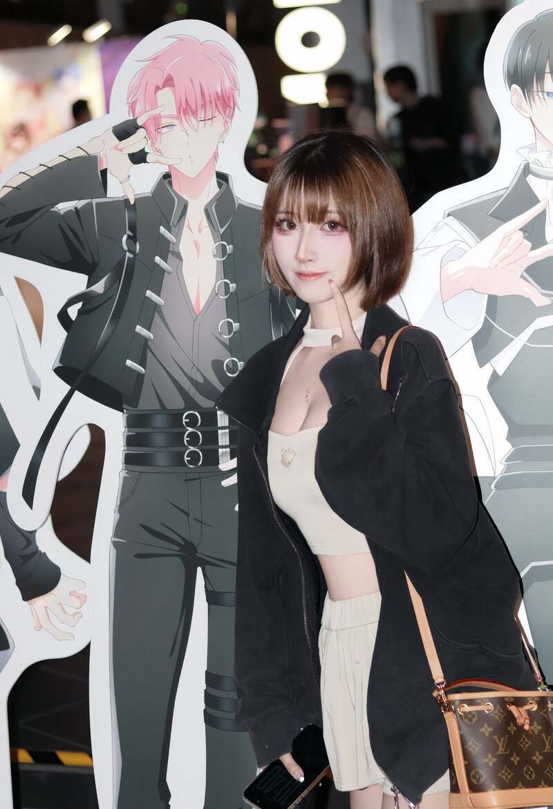 cosplay hở hang 10