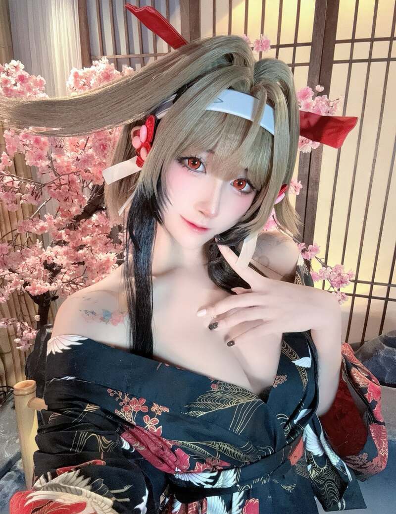 cosplay hở hang 11