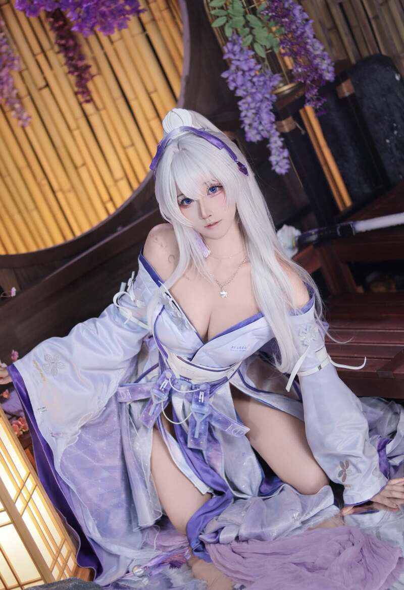 cosplay hở hang 15