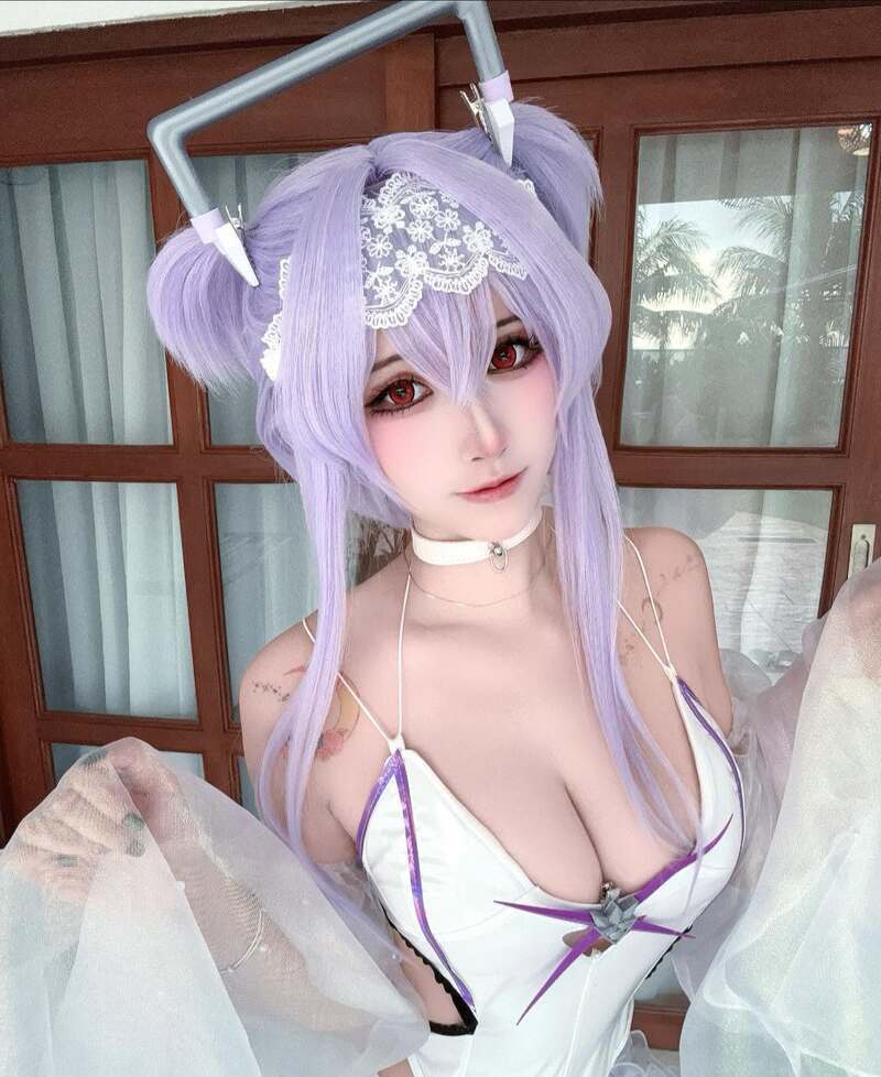 cosplay hở hang 16