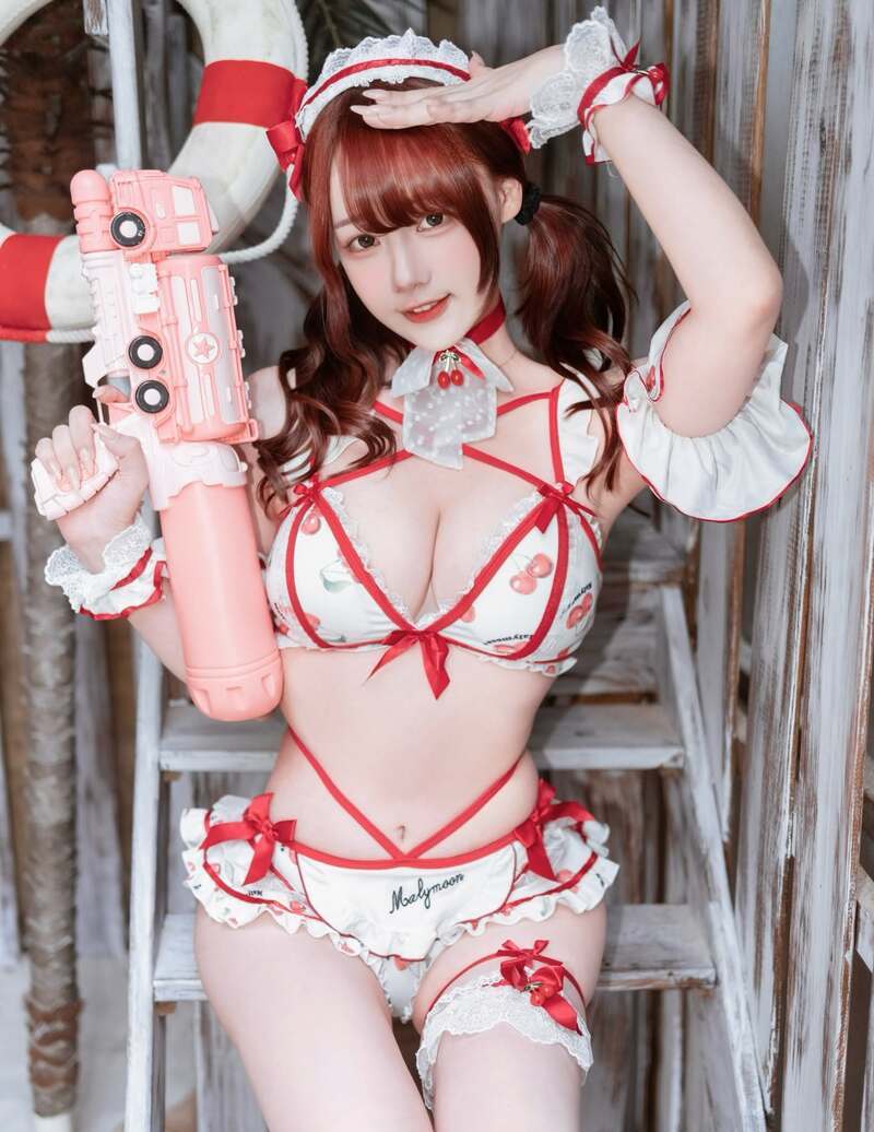 cosplay hở hang 24