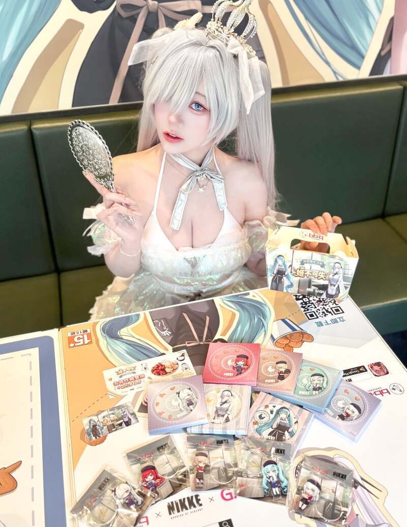 cosplay hở hang 31