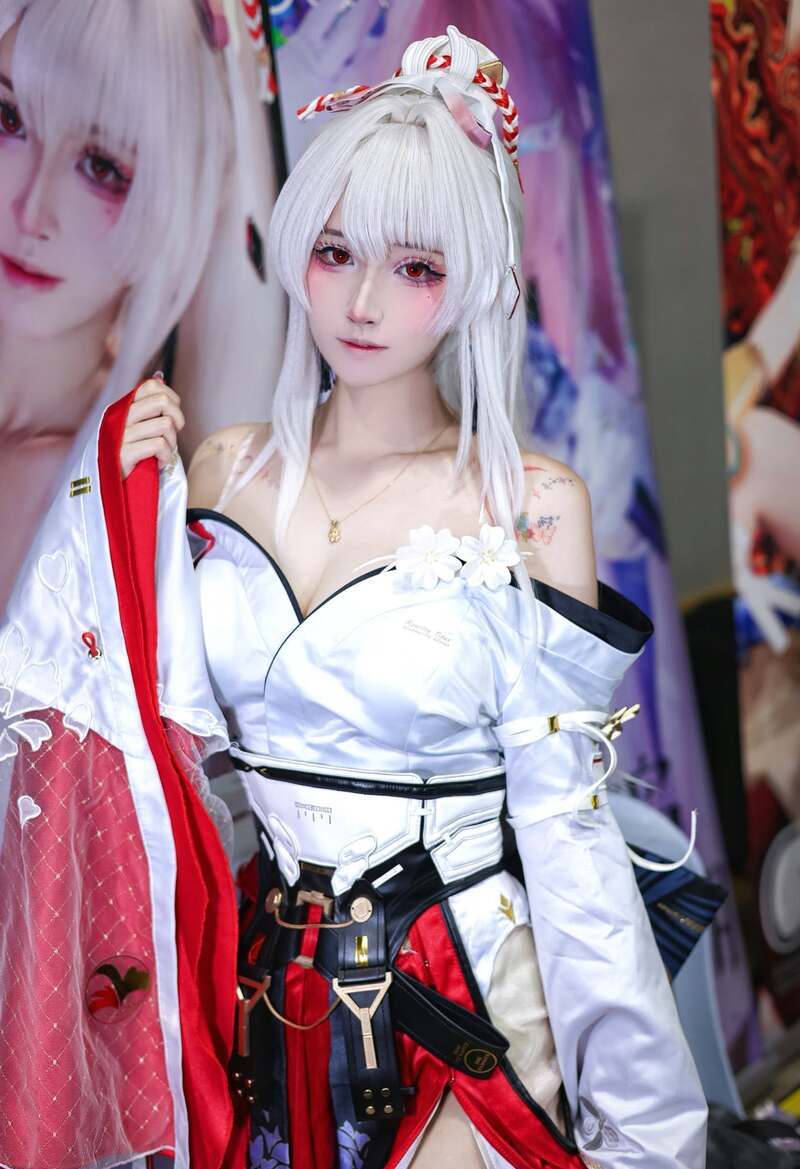 cosplay hở hang 5