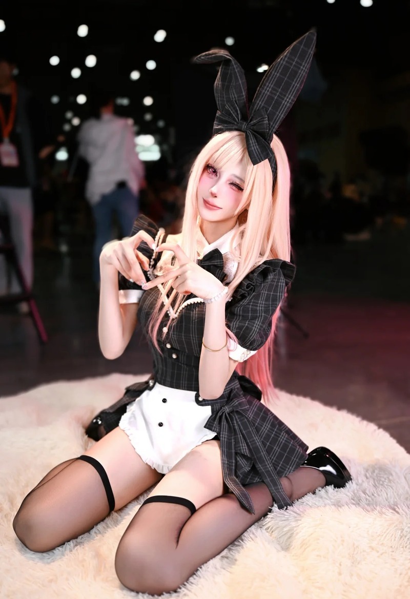 cosplay thỏ 6