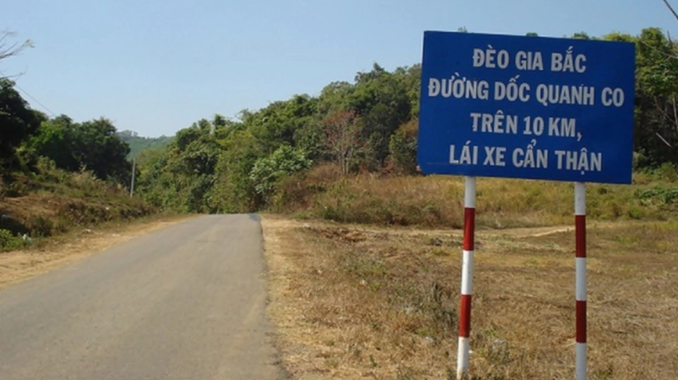 deo-gia-bac-cung-duong-chinh-phuc-thien-duong-giua-nui-bien_400