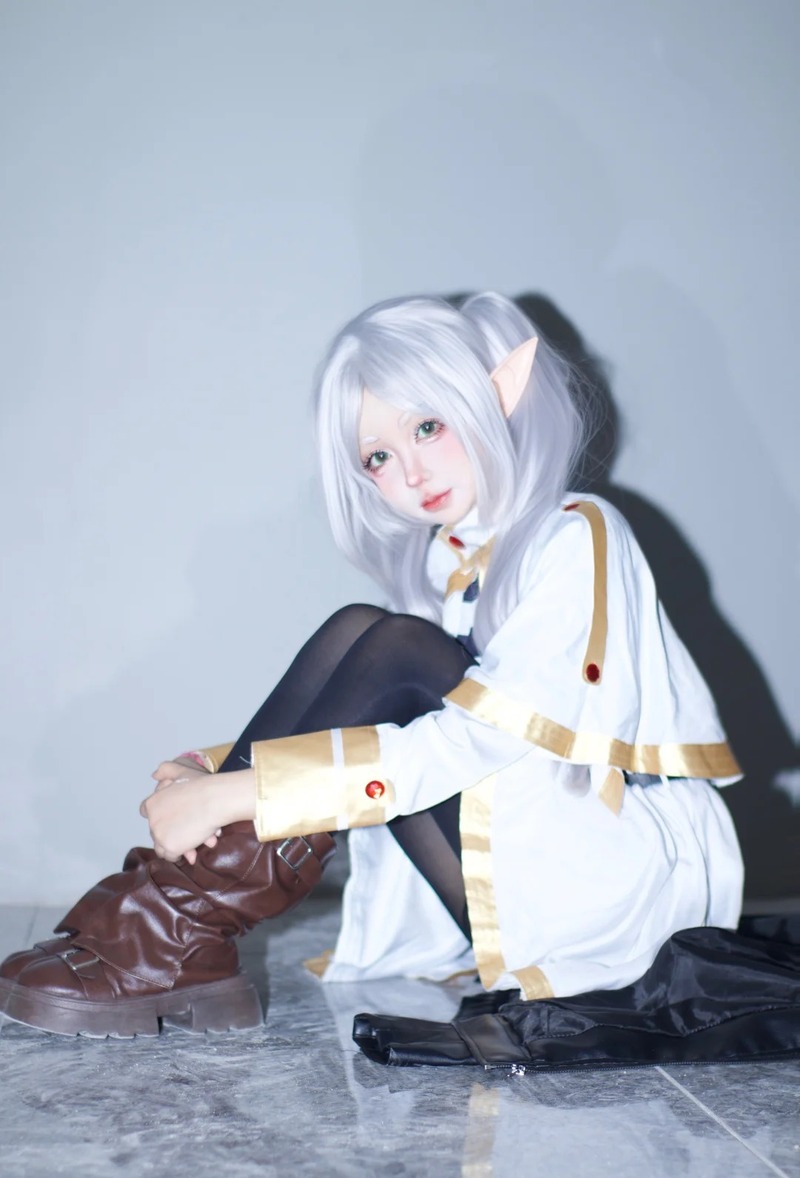 frieren cosplay 12