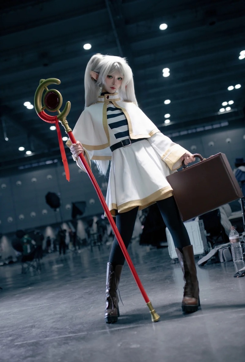 frieren cosplay 35