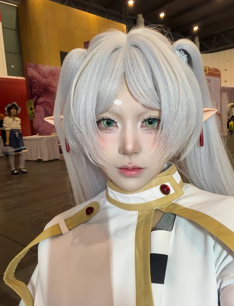 frieren cosplay 43