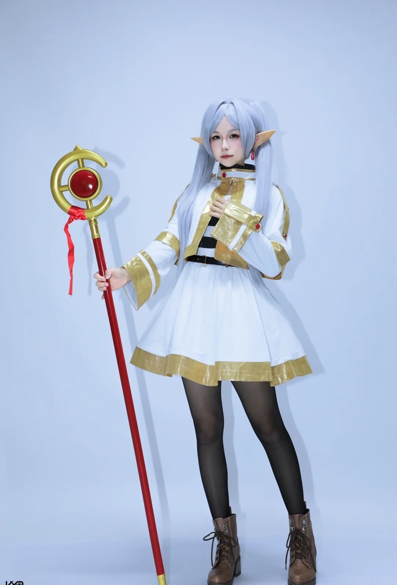 frieren cosplay 45