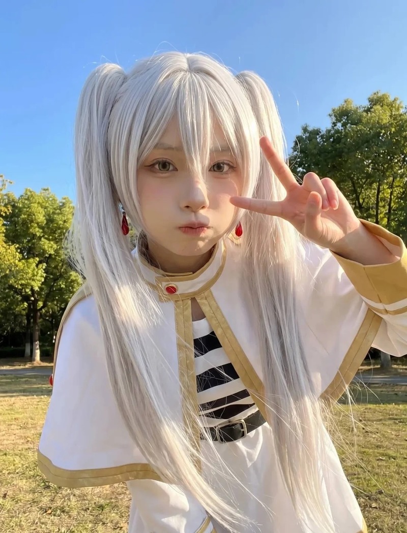 frieren cosplay 46