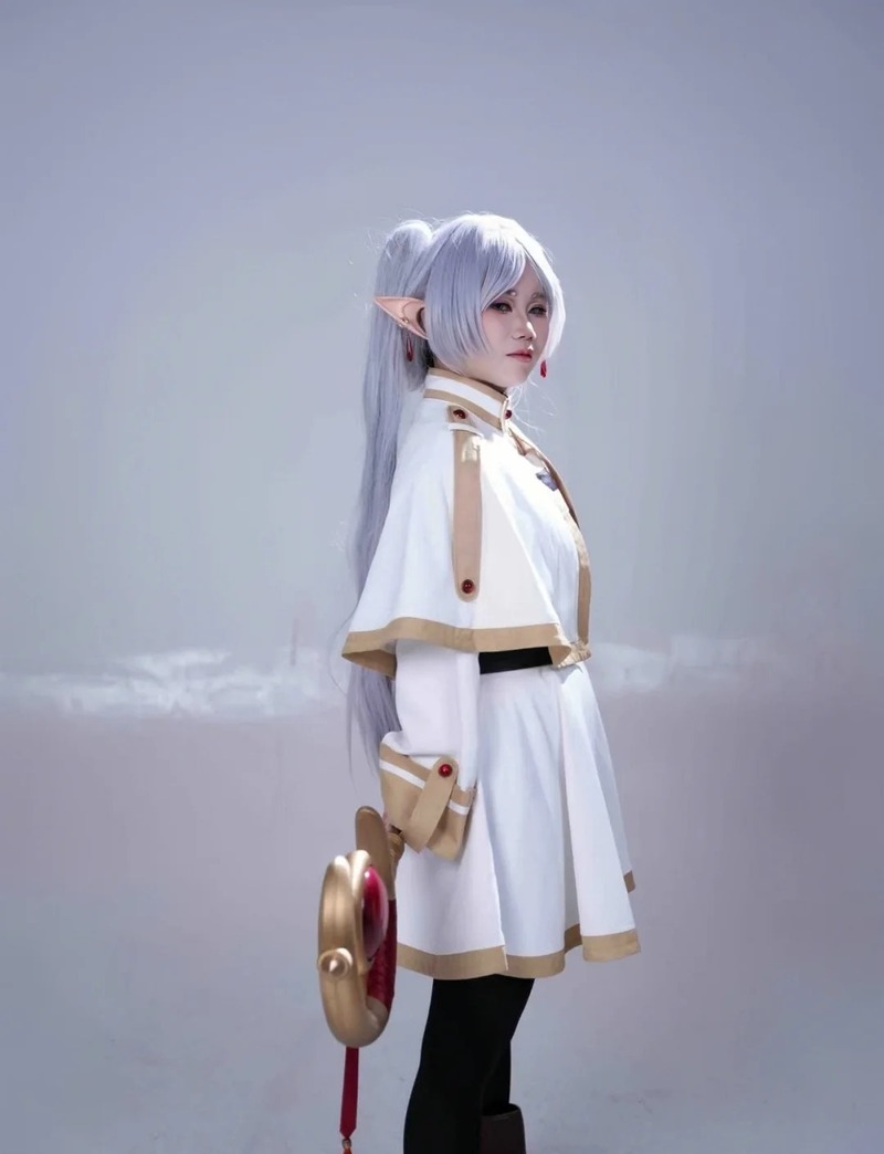 frieren cosplay 49