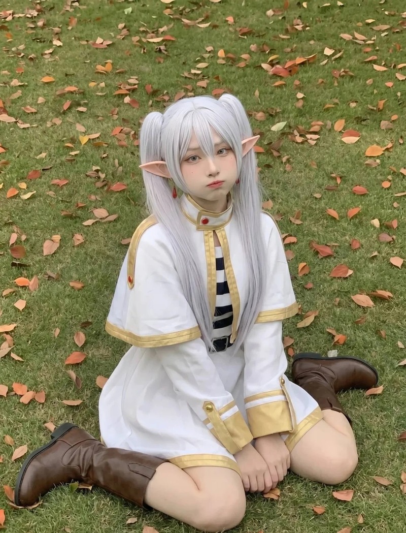 frieren cosplay 6