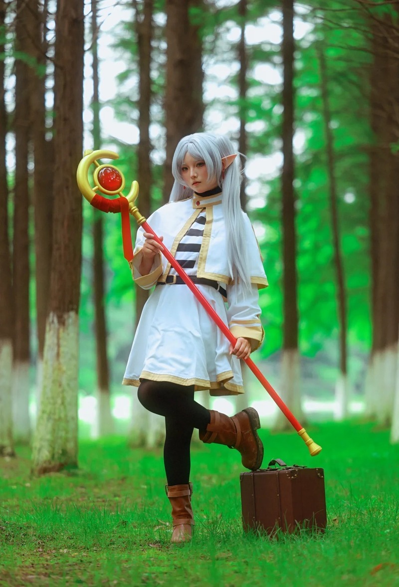 frieren cosplay 9