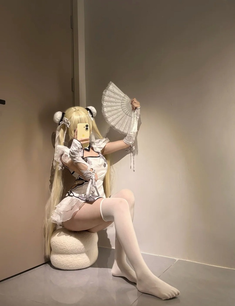 gái xinh vú to cosplay 10
