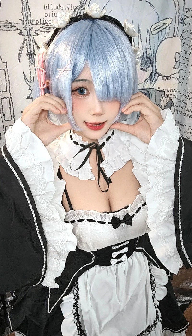 gái xinh vú to cosplay 19