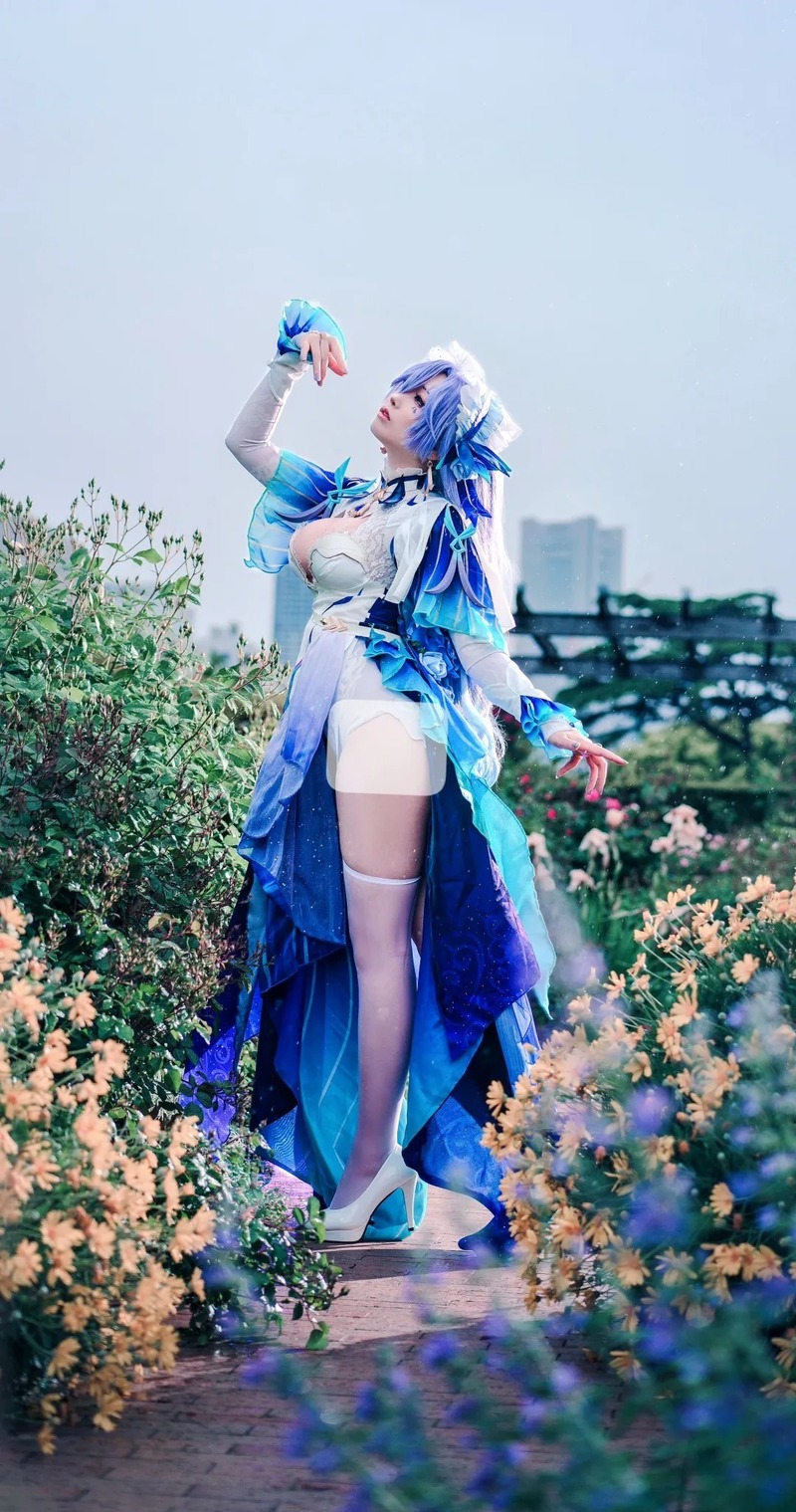 gái xinh vú to cosplay 2