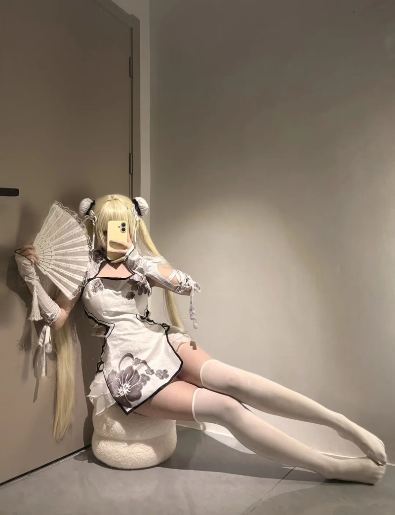 gái xinh vú to cosplay 23