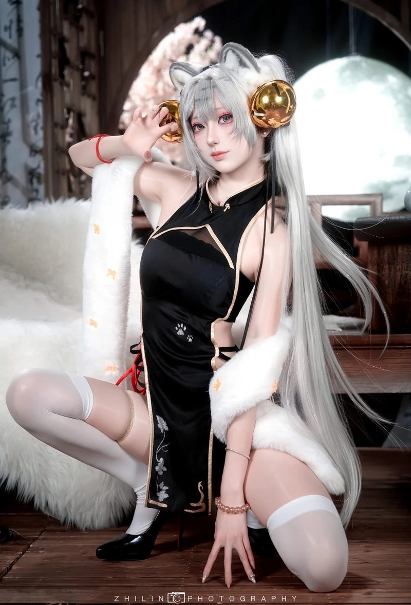 gái xinh vú to cosplay 5