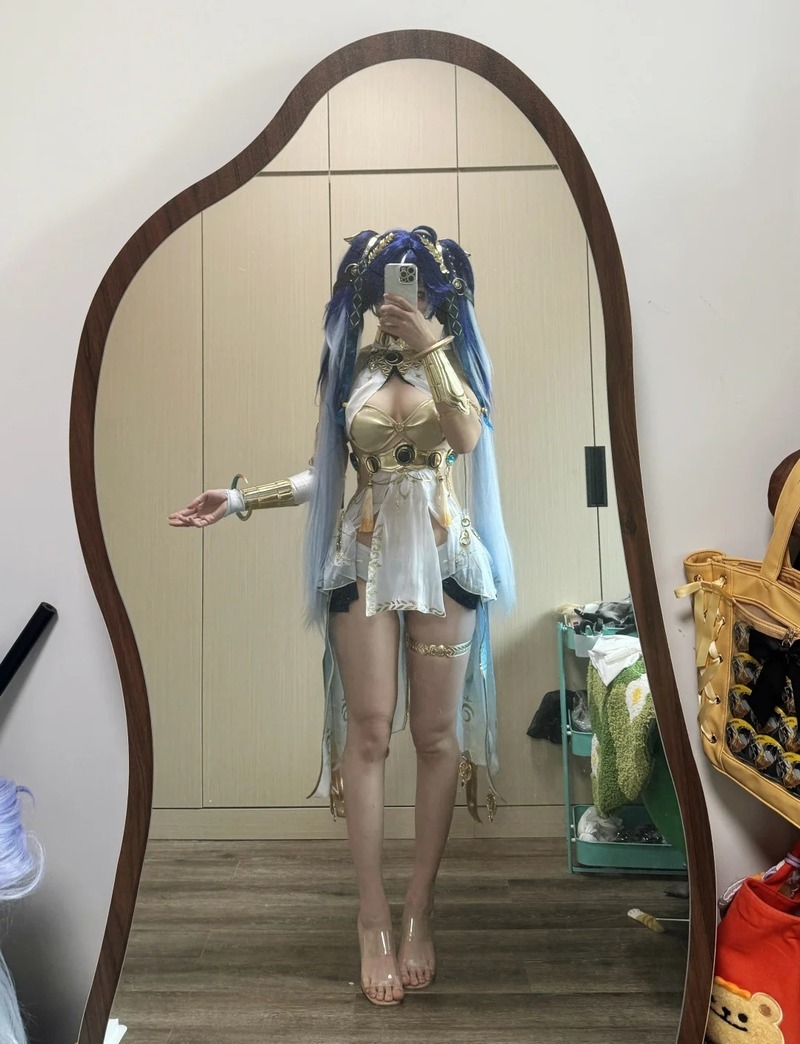 gái xinh vú to cosplay 7