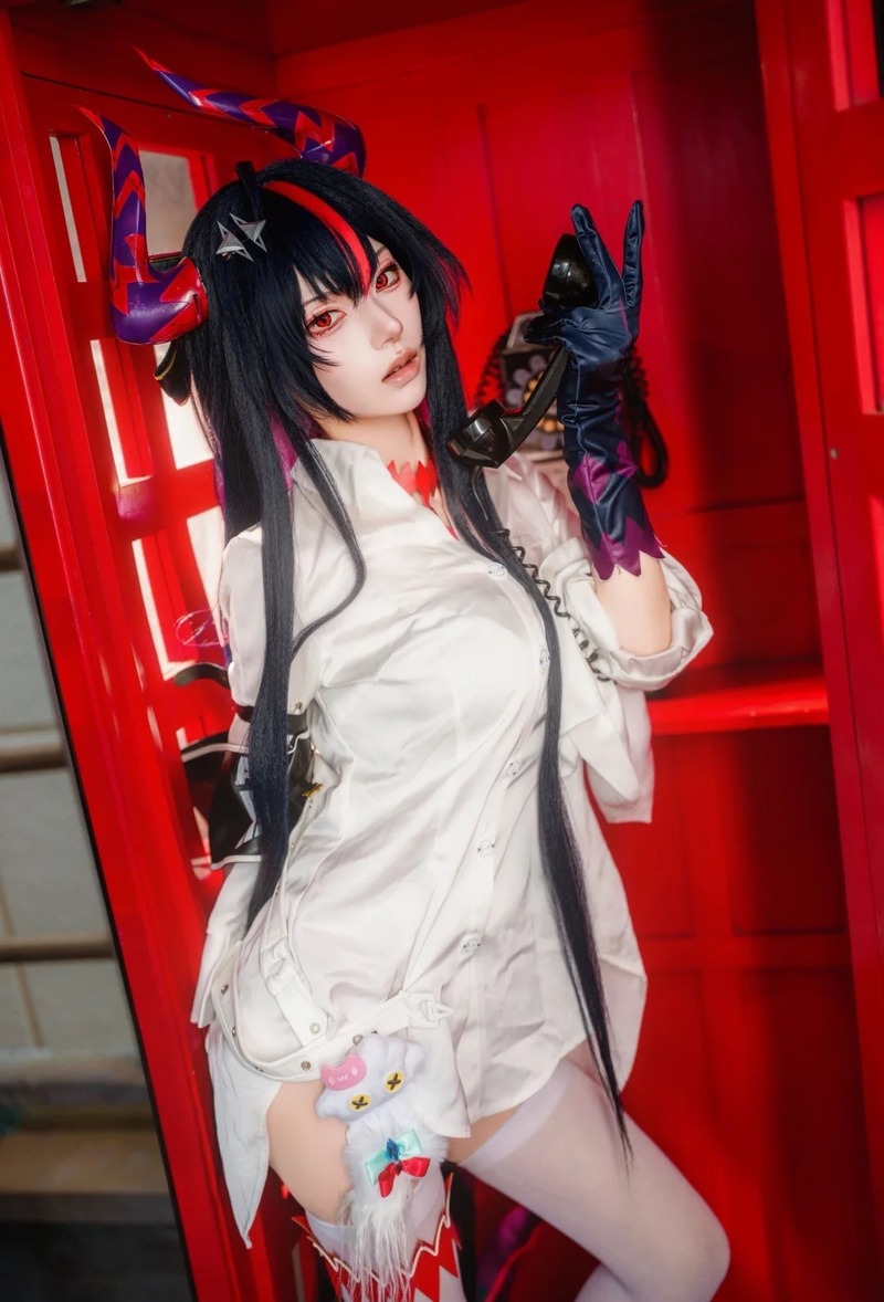 gái xinh vú to cosplay 8