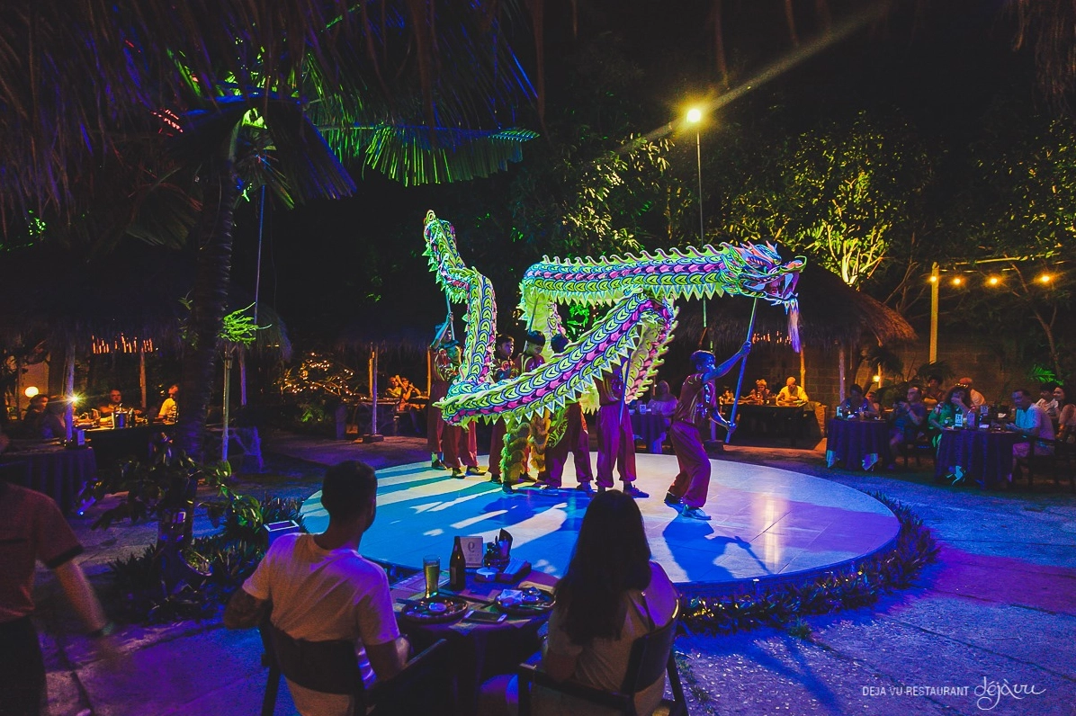 Món ăn vặt đường phố hấp dẫn cho bữa ăn khuya ở Phan Thiết