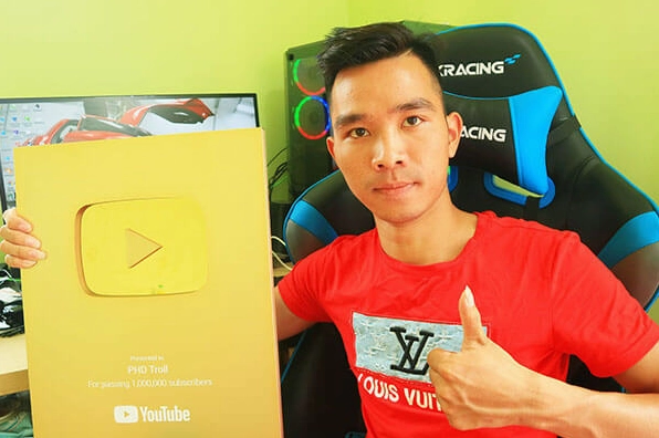 phuong-huu-duong-la-ai-chan-dung-youtuber-trieu-view_939