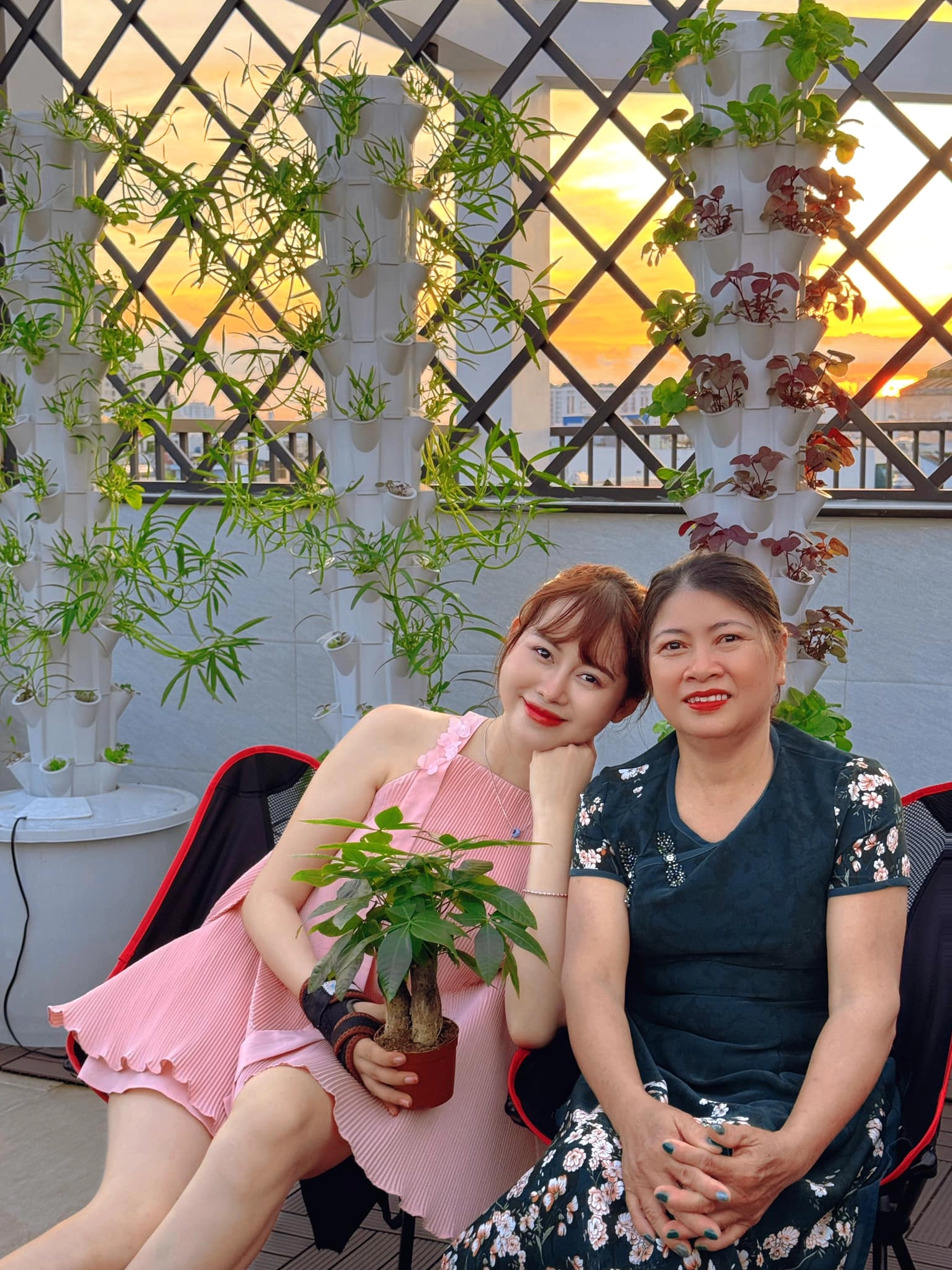 Phương Thoa trong một khung hình quảng cáo