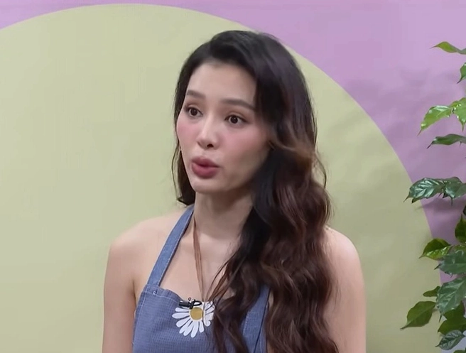 Phương Trinh Jolie chia sẻ về quá trình làm mẹ đơn thân.