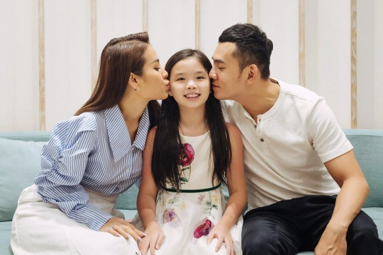 Phương Trinh Jolie và chồng Lý Bình trong đám cưới.