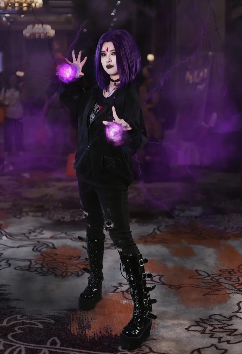 raven cosplay 3