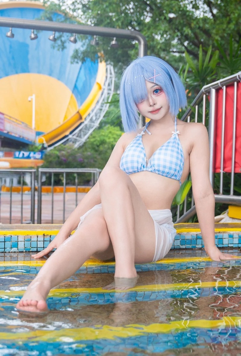 rem cosplay 24