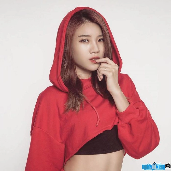 thuy-vy-la-ai-he-lo-cuoc-song-lot-xac-sau-scandal-tai-tieng_751