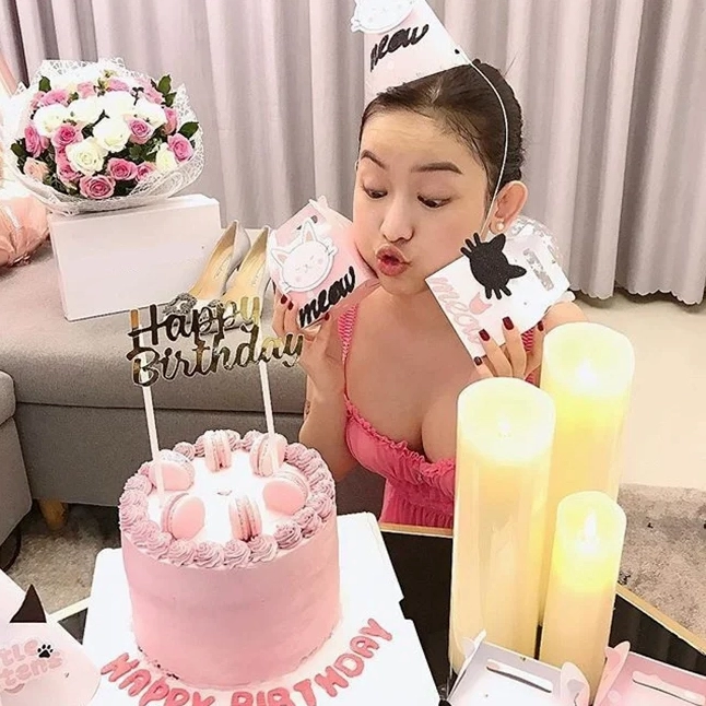 Thúy Vy là ai và vẻ đẹp quyến rũ