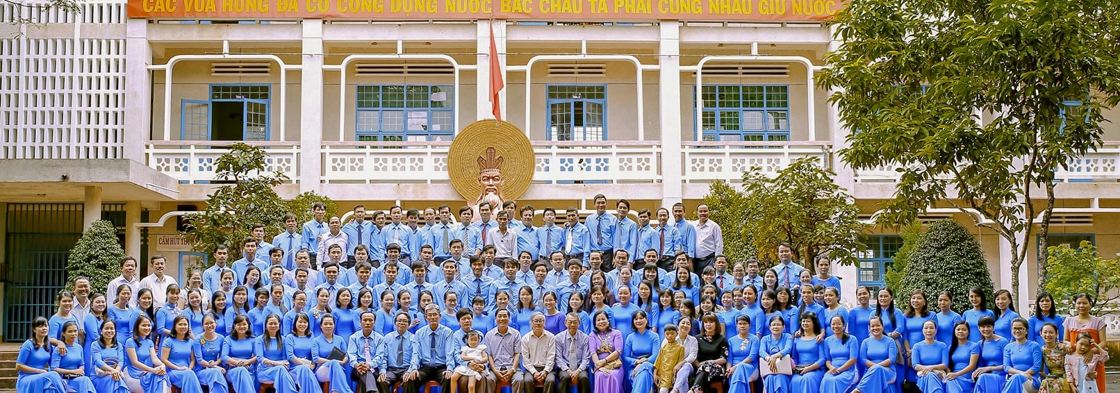 Trường THPT Hùng Vương - Lớp học với trang thiết bị hiện đại