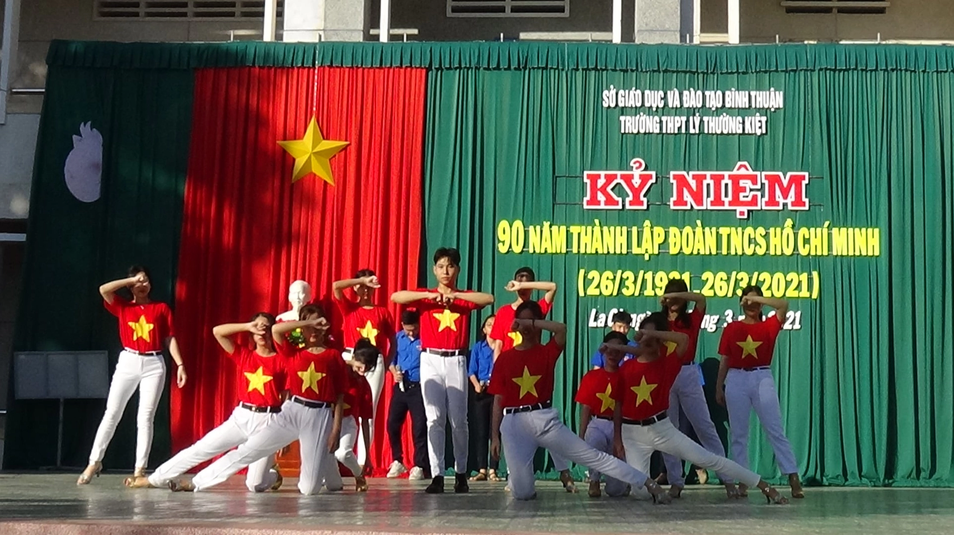 Trường THPT Lý Thường Kiệt - Hoạt động ngoại khóa của học sinh