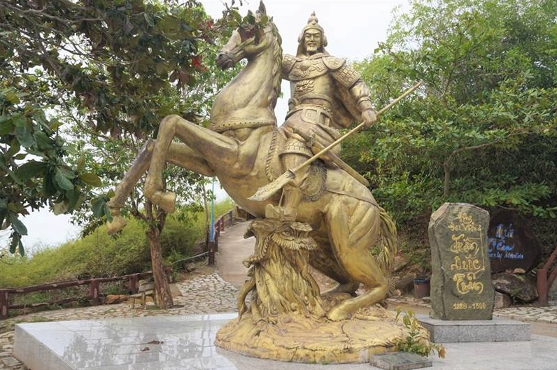Tượng Hưng Đạo Vương Trần Quốc Tuấn tại Bà Rịa - Vũng Tàu
