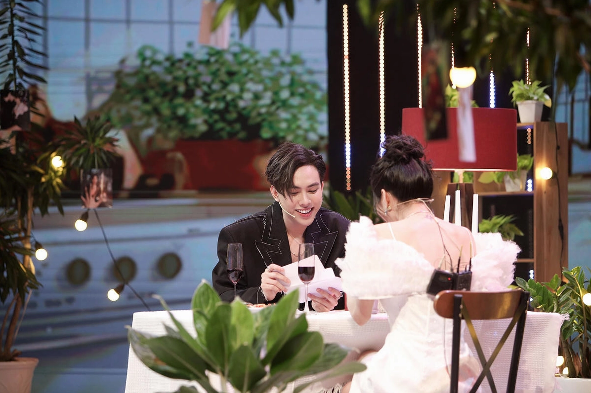 Vy Dương và Woni đã quen nhau nhờ anh trai của Woni và cảm mến nhau từ đó