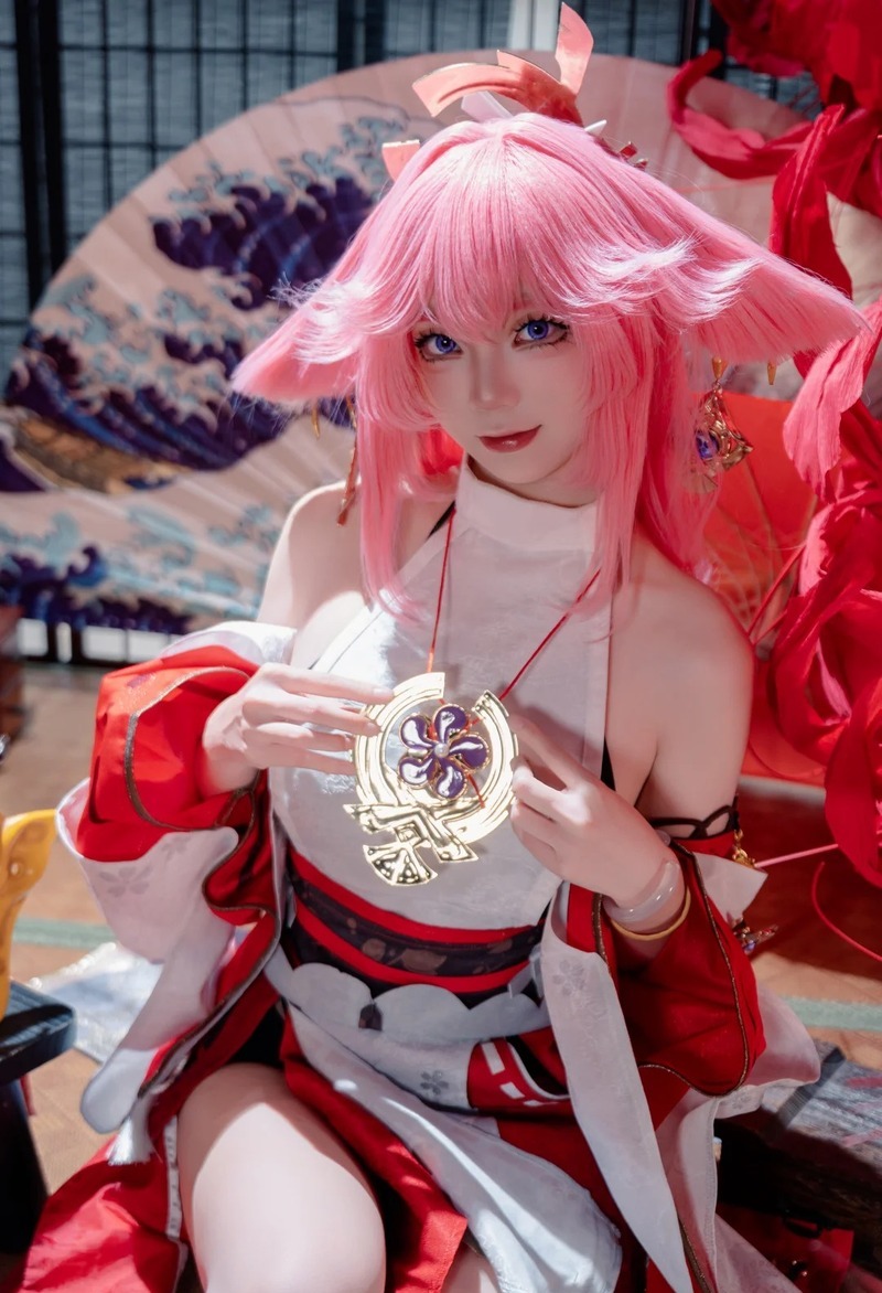 yae miko cosplay 1