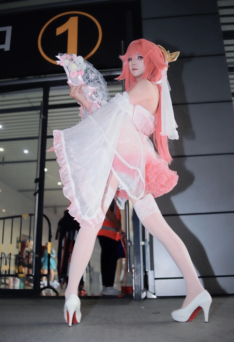 yae miko cosplay 11