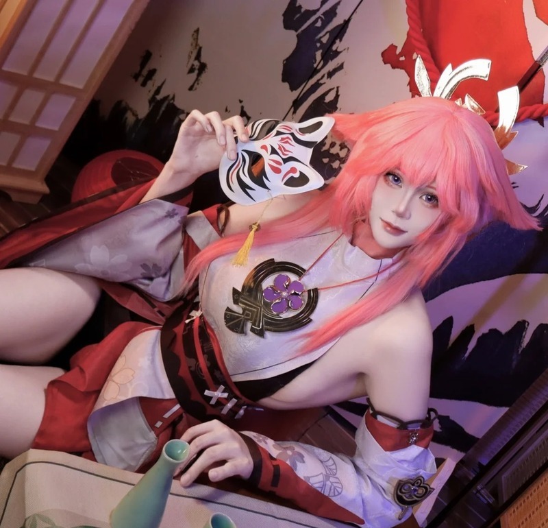 yae miko cosplay 14