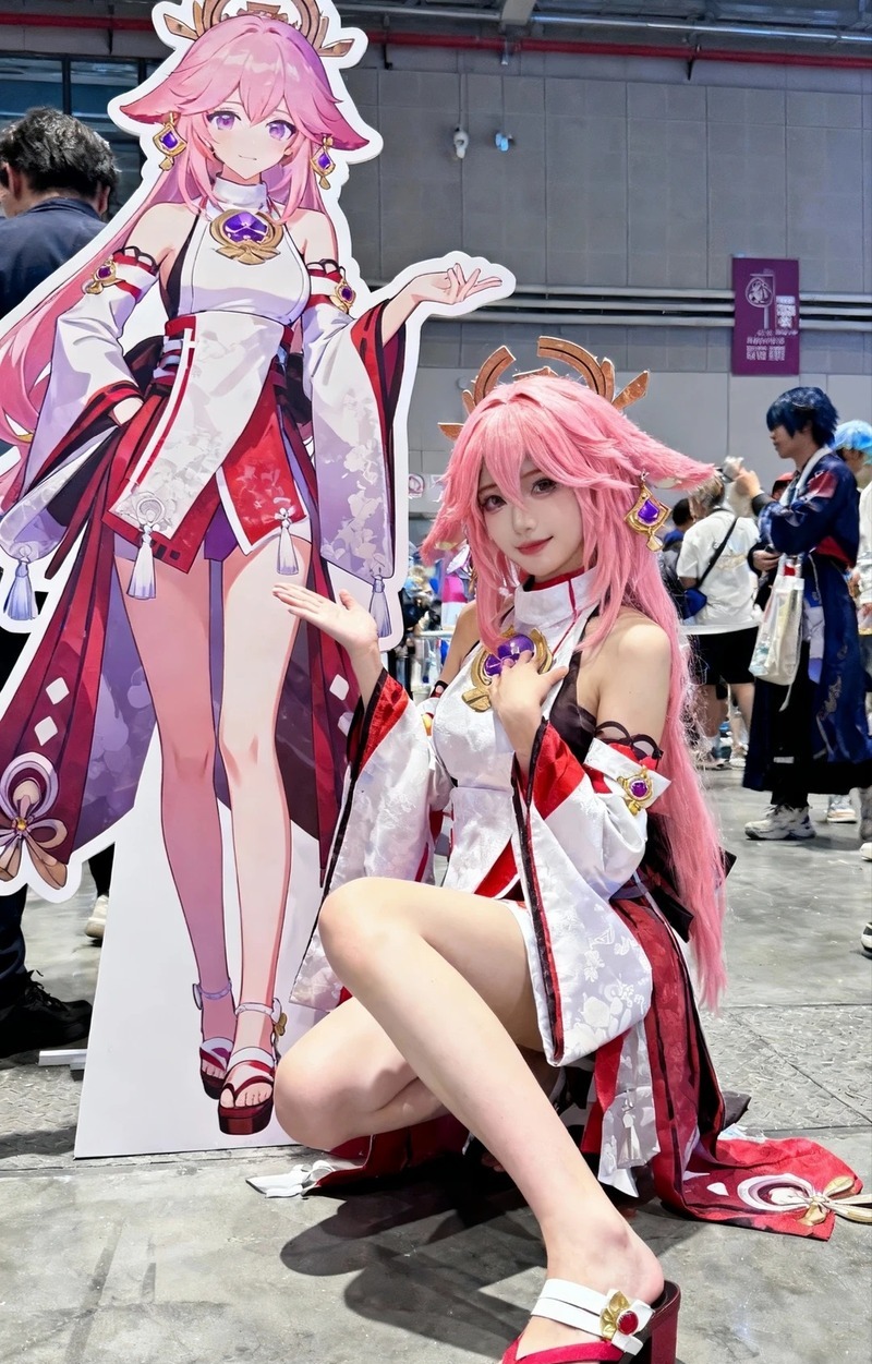 yae miko cosplay 16